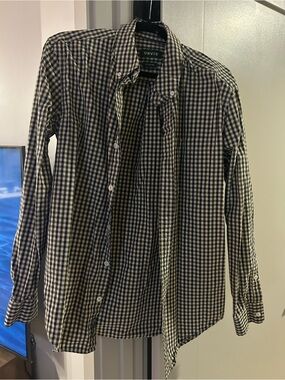 Orvis Men's Black and White Checkered Button-Down Shirt